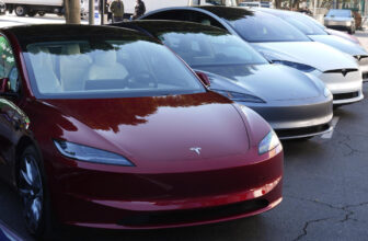 NHTSA opens investigation into Tesla distant parking options