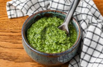 Do-it-yourself Parsley Pesto – Barefeet within the Kitchen